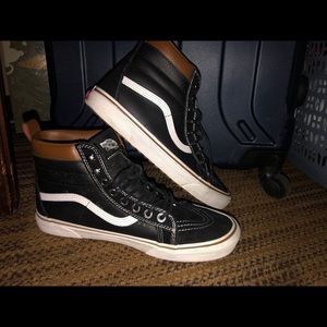 Mens 10.5 Vans Off the Wall high top sneakers